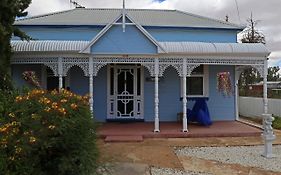 Ella'S Place